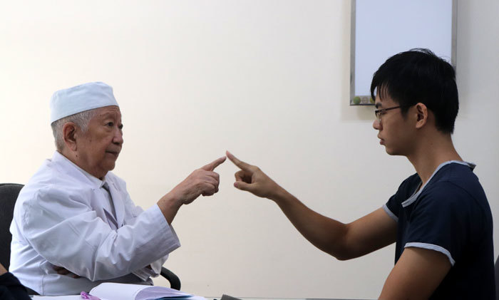 “Giáo sư Thần kinh học” gần 60 năm tâm huyết với nghề - Ảnh 1