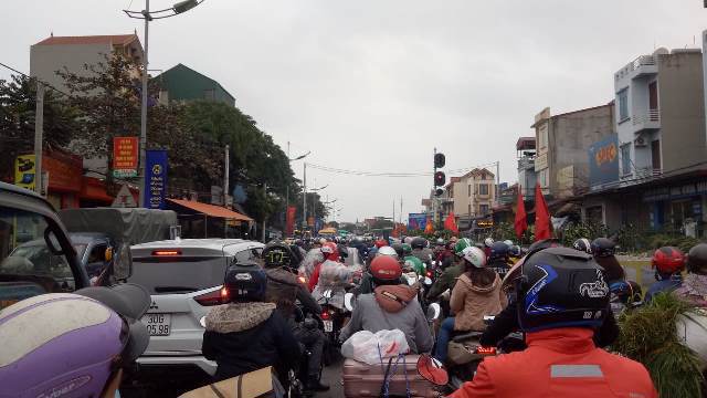 Toàn cảnh giao thông ngày đầu nghỉ Tết Canh Tý 2020 - Ảnh 1