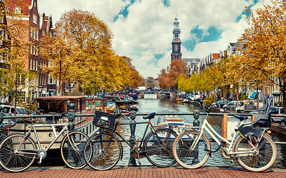 Thủ đô Amsterdam tìm cách "đuổi" khách du lịch - Ảnh 1