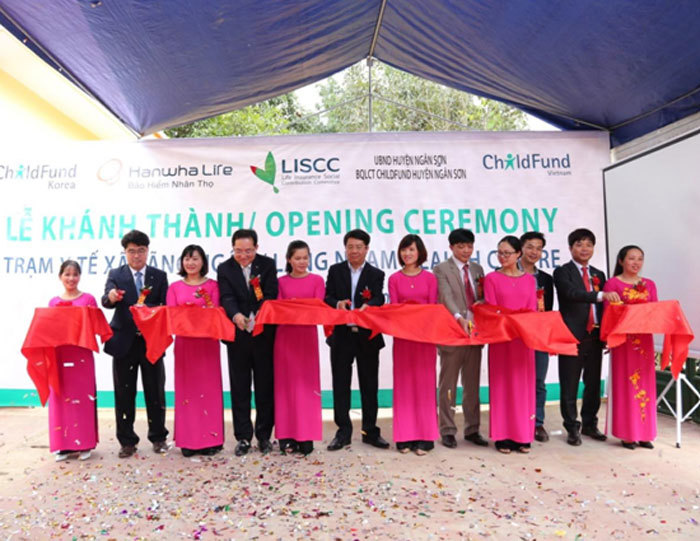 Hanwha Life Việt Nam trao tặng Trung tâm Y tế cho tỉnh Bắc Kạn - Ảnh 1