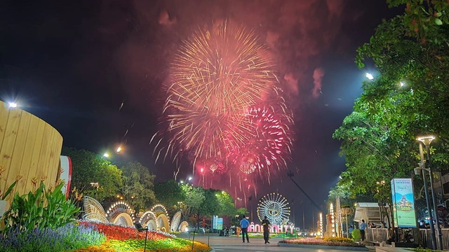 Hàng triệu người dân Việt Nam hân hoan đón chào năm mới 2020 - Ảnh 56