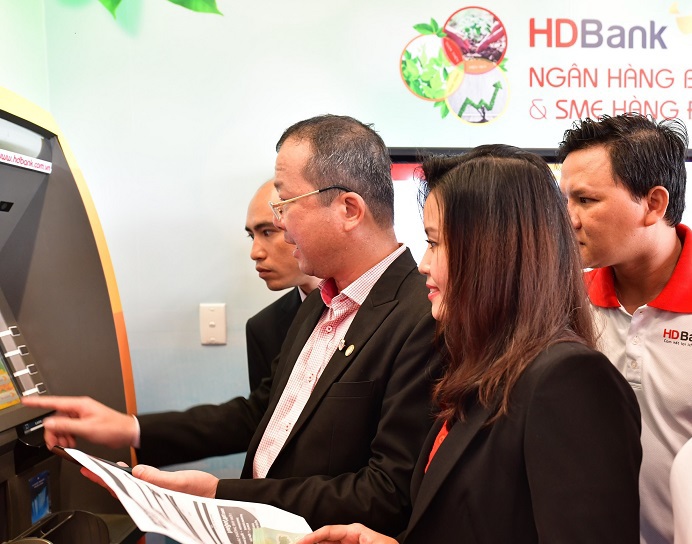 HDBank tăng tiện ích cho khách hàng hệ sinh thái với Ngân hàng số 24/7 - Ảnh 1
