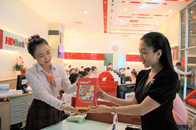 HDBank tặng quà xinh cho bé nhân dịp Quốc tế thiếu nhi - Ảnh 1