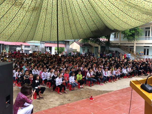 Học sinh trường Nguyễn Tất Thành gom đồng nát, góp tiền xây trường cho Hà Giang - Ảnh 4