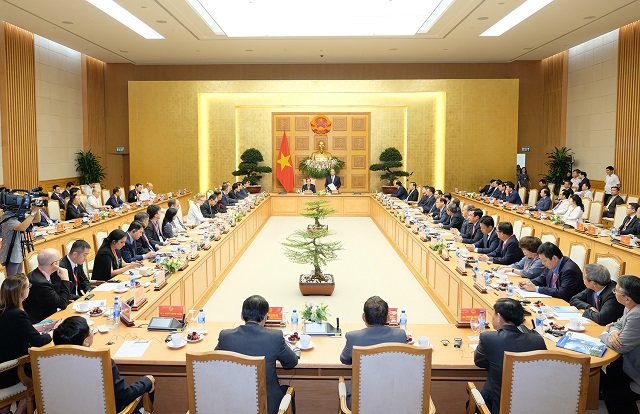 Thủ tướng gặp mặt các doanh nghiệp, diễn giả của Diễn đàn cấp cao về công nghiệp 4.0 - Ảnh 1