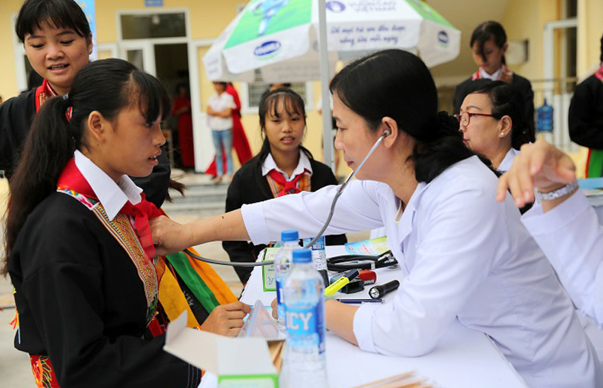 Vinamilk tặng hơn 71.000 ly sữa cho học sinh vùng cao tại Quảng Ninh - Ảnh 11