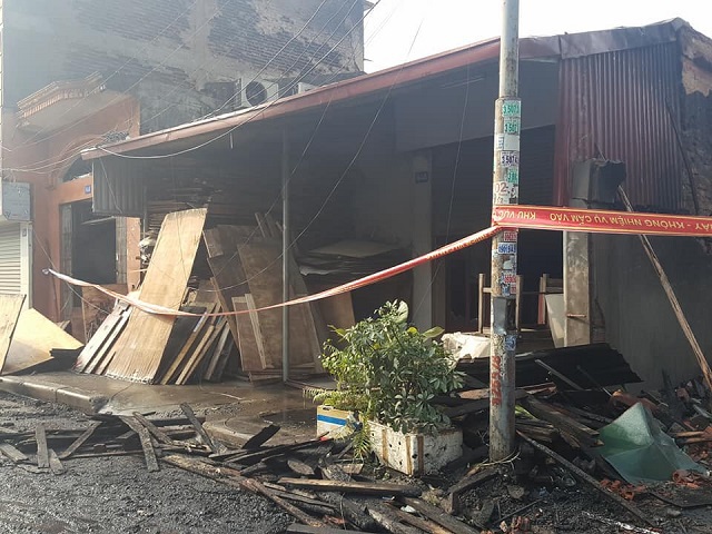 Hiện trường tan hoang sau vụ cháy 2 căn nhà trong khu dân cư ở Hải Phòng - Ảnh 6