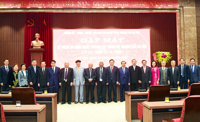 Hà Nội gặp mặt nhân Kỷ niệm 90 năm thành lập Đảng bộ Thành phố - Ảnh 6
