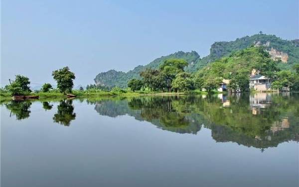 Hà Nội: Mực nước nhiều sông, hồ vượt ngưỡng thiết kế - Ảnh 1