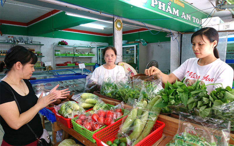 Hà Đông, chuyển biến tích cực trong bảo đảm vệ sinh an toàn thực phẩm - Ảnh 8