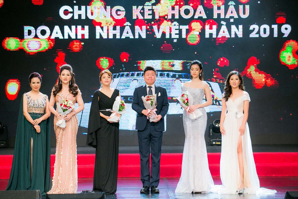 “Bó tay” với Hoa hậu doanh nhân Việt - Hàn 2019 - Ảnh 2