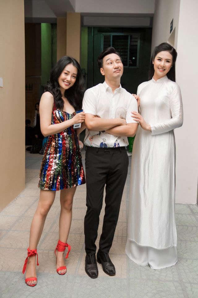 Hoa hậu Ngọc Hân hội ngộ MC Thành Trung, Quỳnh Chi khi về thăm trường cũ - Ảnh 6