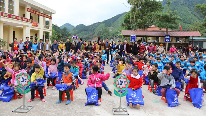 Kỷ niệm 25 năm Tập đoàn Inox Hoàng Vũ: Chung tay vì thế hệ trẻ - Ảnh 1