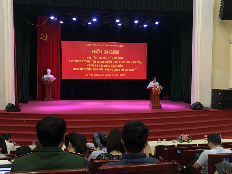 Cán bộ, phóng viên báo chí Hà Nội học tập chuyên đề "Xây dựng ý thức tôn trọng Nhân dân" - Ảnh 1