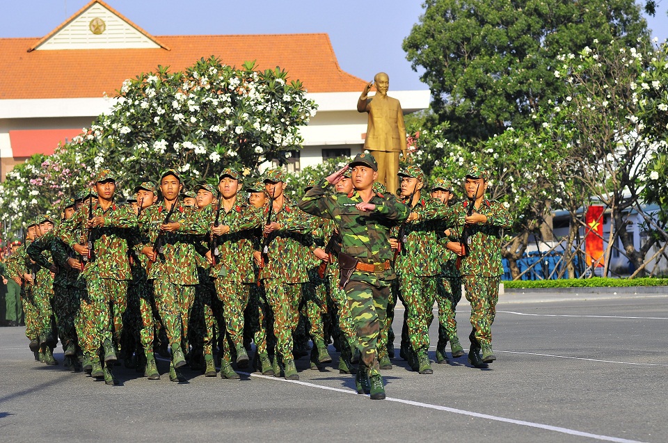 TP Hồ Chí Minh: Trung đoàn Gia Định đón nhận Huân chương Bảo vệ Tổ quốc hạng Ba - Ảnh 2