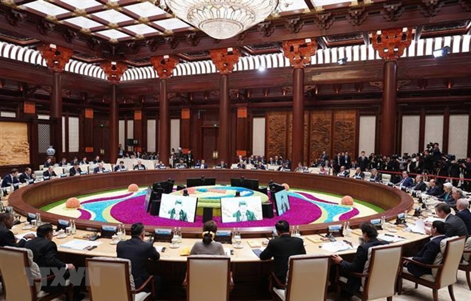 Thủ tướng dự Hội nghị bàn tròn các nhà lãnh đạo tại Diễn đàn BRI 2 - Ảnh 1