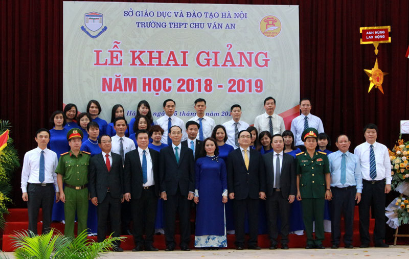 Chủ tịch nước Trần Đại Quang dự lễ khai giảng ở Trường THPT Chu Văn An - Ảnh 6