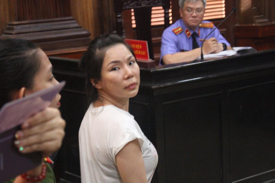 Nữ Việt kiều thuê bảo vệ 1 tỷ đồng đánh chồng cũ bị đề nghị mức án từ 24 - 30 tháng tù - Ảnh 1