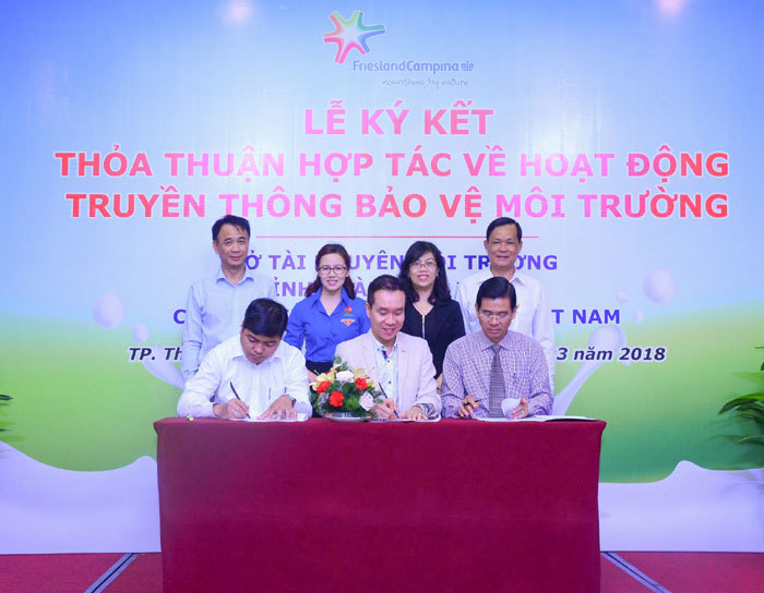 Sở Tài nguyên Môi trường, Tỉnh Đoàn tỉnh Bình Dương, công ty FrieslandCampina Việt Nam ký kết thỏa thuận hợp tác - Ảnh 1