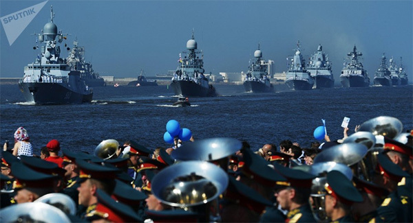 Hải quân Nga phô diễn sức mạnh trong lễ duyệt binh - Ảnh 2