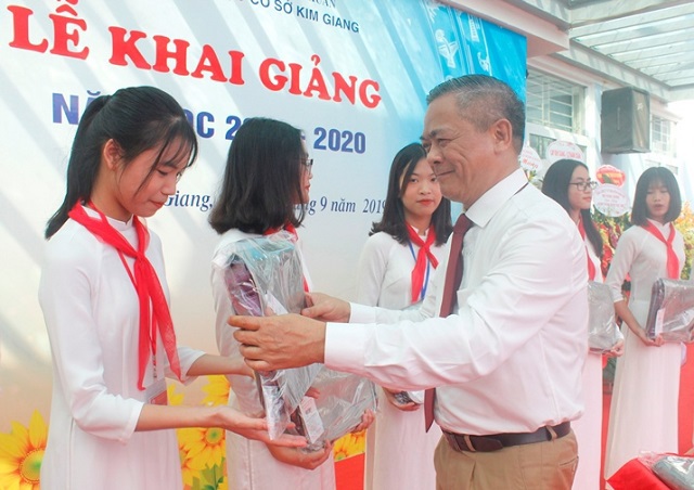 Hơn 2 triệu học sinh Hà Nội rộn ràng khai giảng năm học 2019 - 2020 - Ảnh 11