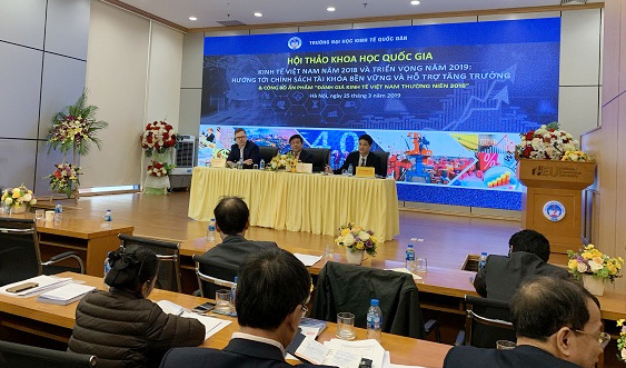 Chuyên gia nhận định kinh tế Việt Nam 2019 đối mặt nhiều thách thức - Ảnh 1
