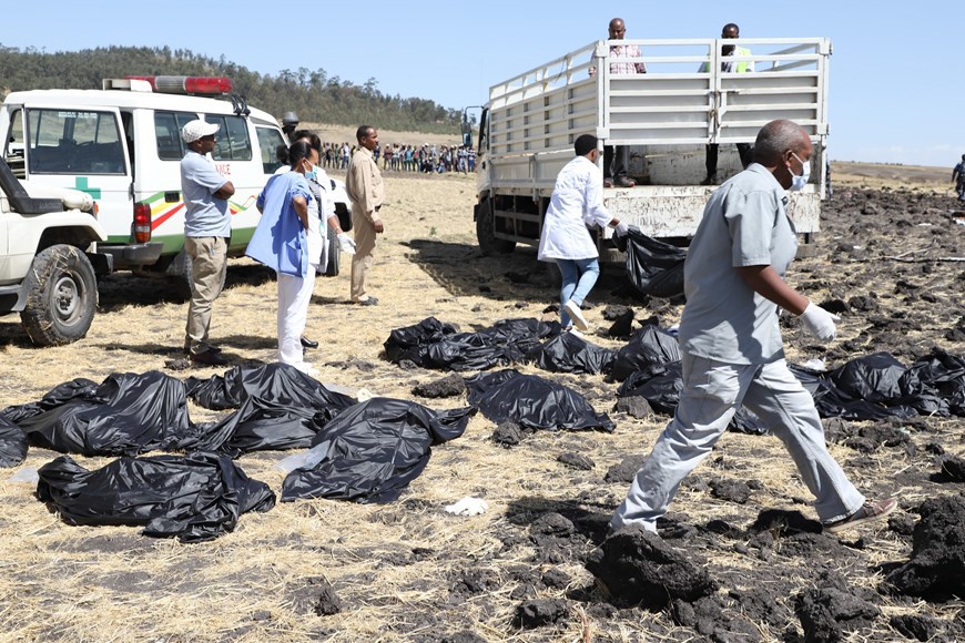 [Ảnh] Hiện trường tai nạn máy bay thảm khốc của Ethiopian Airlines - Ảnh 7