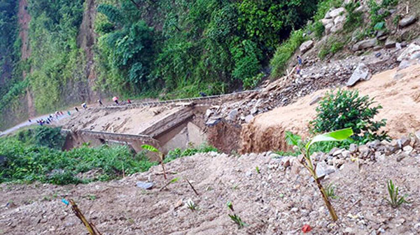1 người mất tích, 6 người bị thương do mưa lũ, nhiều tuyến đường ở Lai Châu tê liệt - Ảnh 3
