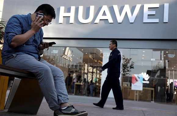 Mỹ bất ngờ "nhẹ tay" với Huawei vì sập mạng? - Ảnh 1