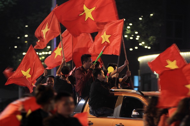 CĐV cả nước ngất ngây với chiến thắng lịch sử của Olympic Việt Nam - Ảnh 24