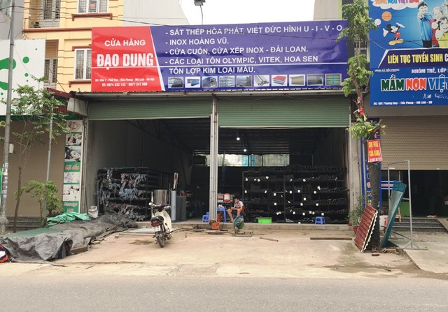 Huyện Mê Linh: Nhiều cửa hàng vẫn mở cửa trong ngày đầu cách ly toàn xã hội - Ảnh 4