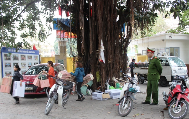Quận Thanh Xuân: Chấn chỉnh vi phạm thức ăn đường phố - Ảnh 2