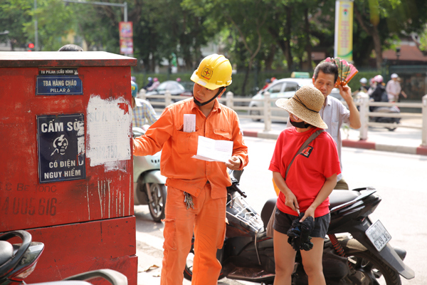 M2 “khoác áo mới” cho bốt điện Hà Nội - Ảnh 3