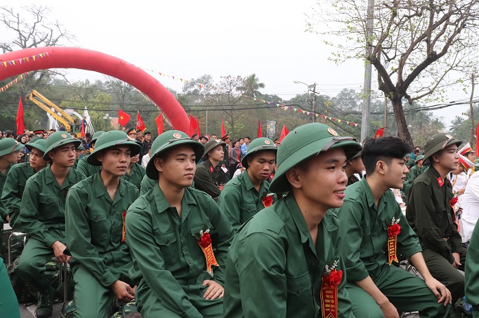 87 thanh niên thị xã Sơn Tây lên đường nhập ngũ - Ảnh 3