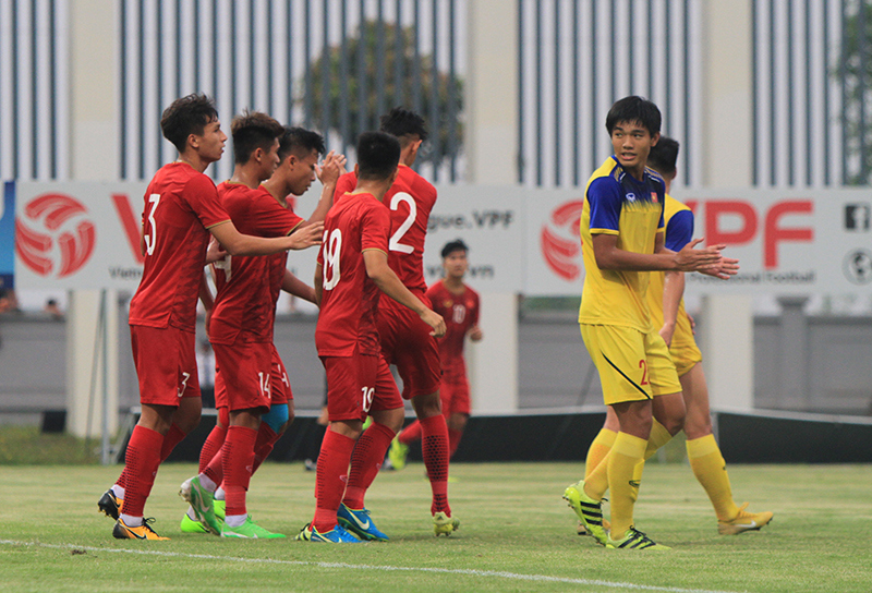 Martin Lo kiến tạo, U23 Việt Nam có chiến thắng trước U18 Việt Nam - Ảnh 1