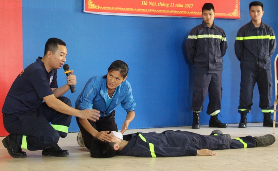 Hàng trăm giáo viên được hướng dẫn về kỹ năng phòng cháy, chữa cháy - Ảnh 4