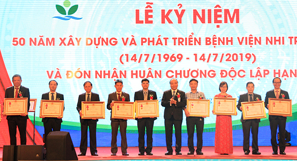 Bệnh viện Nhi T.Ư đón nhận Huân chương Độc lập hạng Nhì - Ảnh 3