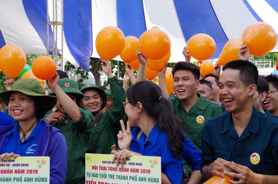 TP Hồ Chí Minh: 3.800 thanh niên hăng hái lên đường nhập ngũ - Ảnh 10