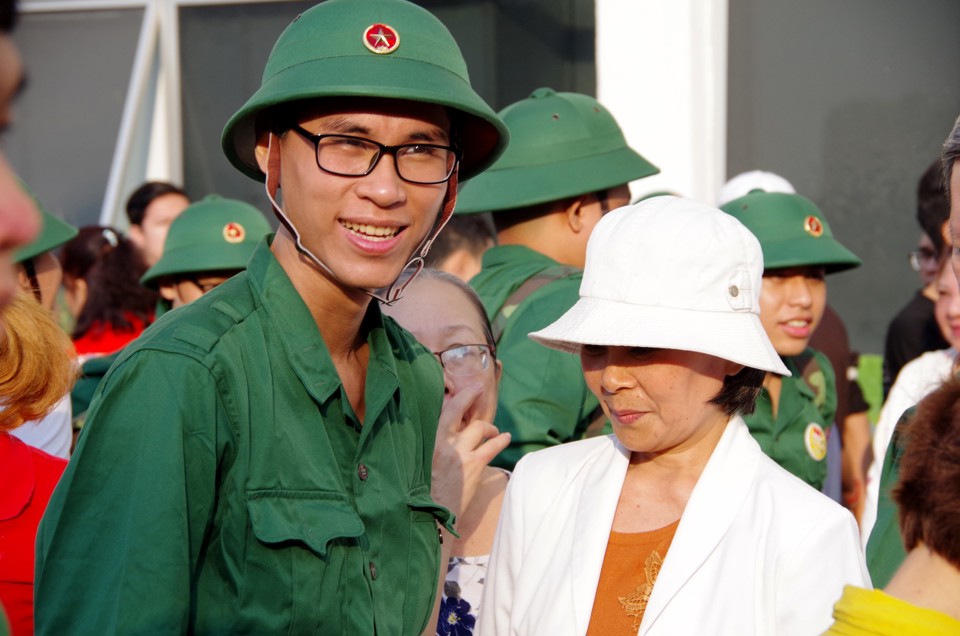 TP Hồ Chí Minh: 3.800 thanh niên hăng hái lên đường nhập ngũ - Ảnh 3