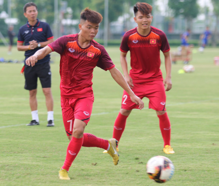 HLV Hoàng Anh Tuấn giải bài toán khó về lực lượng cho ĐT U18 Việt Nam - Ảnh 1