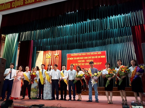 Trường Đại học Thủ đô Hà Nội: Kỷ niệm 128 năm ngày sinh nhật Bác và Thi nét đẹp công sở - Ảnh 1