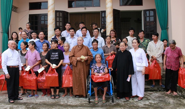 Các tổ chức tôn giáo Hà Nội hỗ trợ người dân huyện Quốc Oai, Chương Mỹ - Ảnh 3