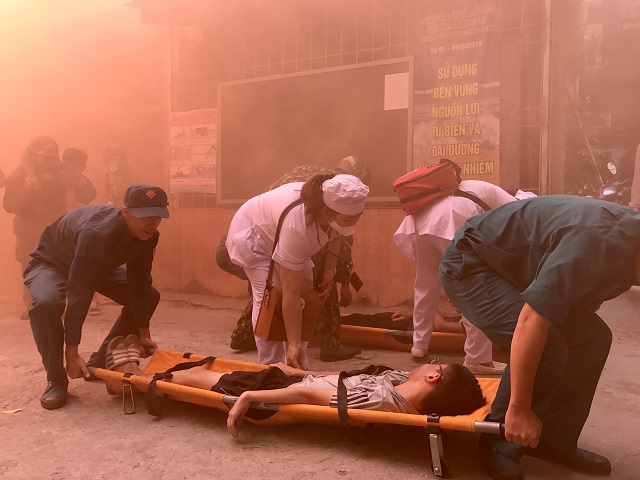 Giả định cứu 10 người mắc kẹt bên trong đám “Cháy” tại đường Phan Đình Phùng - Ảnh 12