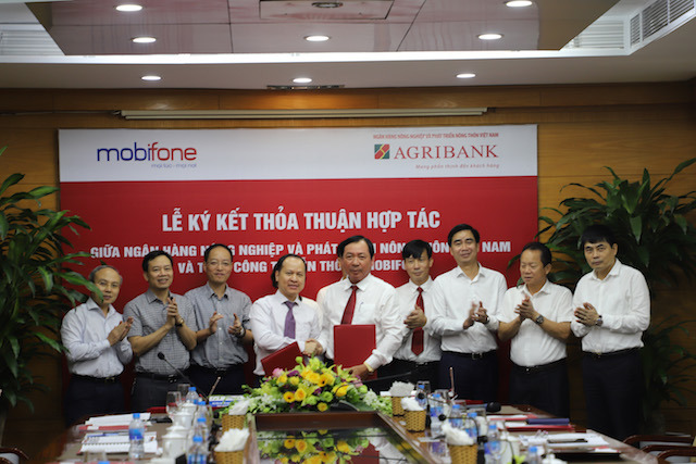 Agribank và MobiFone ký kết thỏa thuận hợp tác toàn diện - Ảnh 1