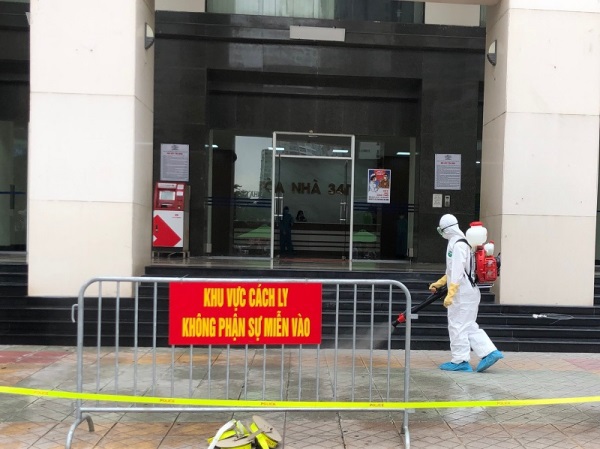 Hà Nội: Dỡ bỏ hàng rào cách ly tại tòa nhà 34T đường Hoàng Đạo Thúy - Ảnh 1