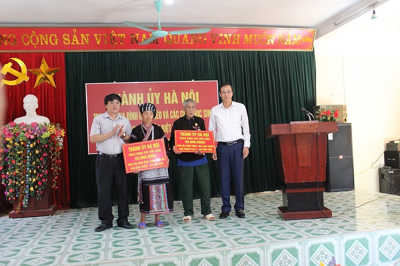 Đoàn công tác TP Hà Nội thăm, tặng quà tại tỉnh Lai Châu - Ảnh 2