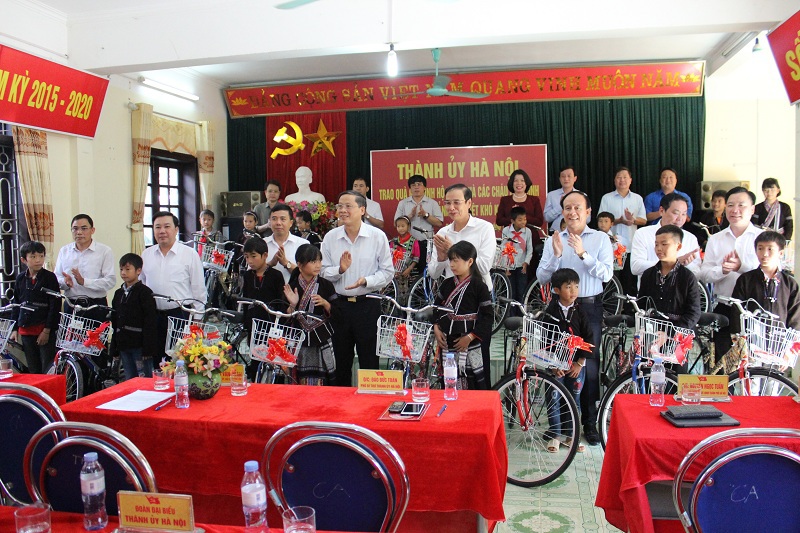Đoàn công tác TP Hà Nội thăm, tặng quà tại tỉnh Lai Châu - Ảnh 3