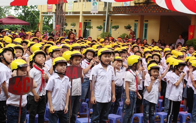 Trao tặng MBH đạt chuẩn cho 8 trường Tiểu học ở Thái Nguyên - Ảnh 4