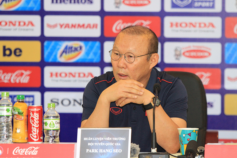 HLV Park Hang Seo tiết lộ lý do không gọi cầu thủ nào của TP Hồ Chí Minh - Ảnh 2