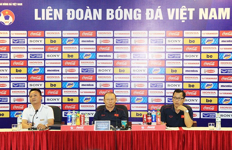 HLV Park Hang Seo tiết lộ lý do không gọi cầu thủ nào của TP Hồ Chí Minh - Ảnh 1